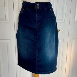 Suko roadrunner lift and shape denim skirt. Size 12